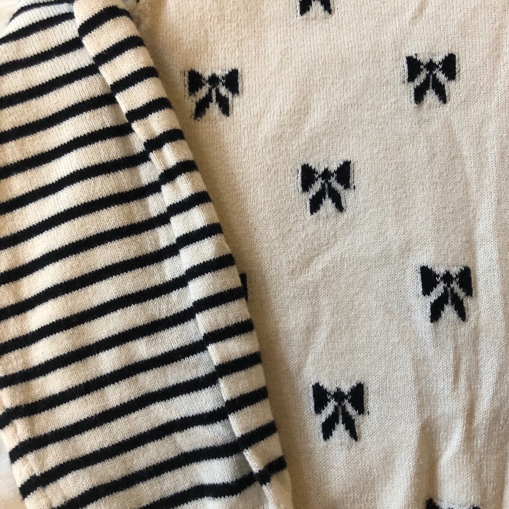 Lauren Conrad cream bow sweater size small - Picture 4 of 4